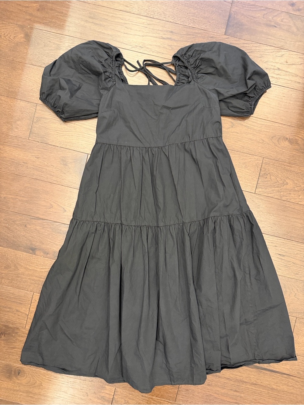 Moodie Black Puff Sleeve Midi Tiered Dress Size Large - C11-434